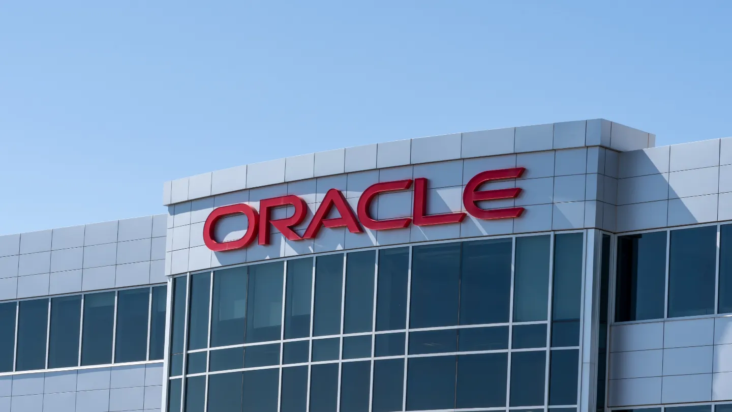 Oracle shares surge on 21 net growth to 2.9bn in Q1 FY25