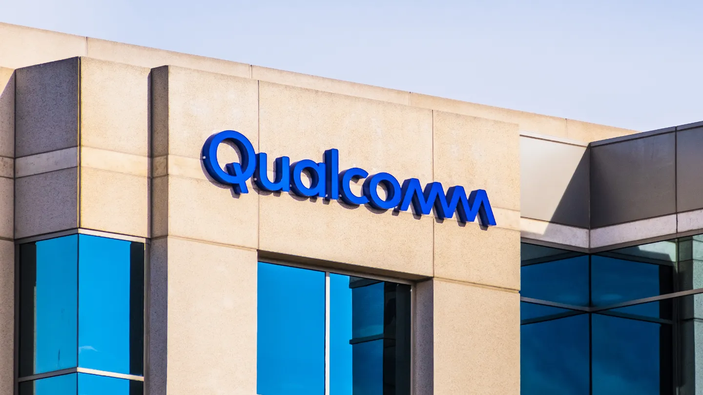 Qualcomm brings laptop chip technology to mobile devices for AI enhancement