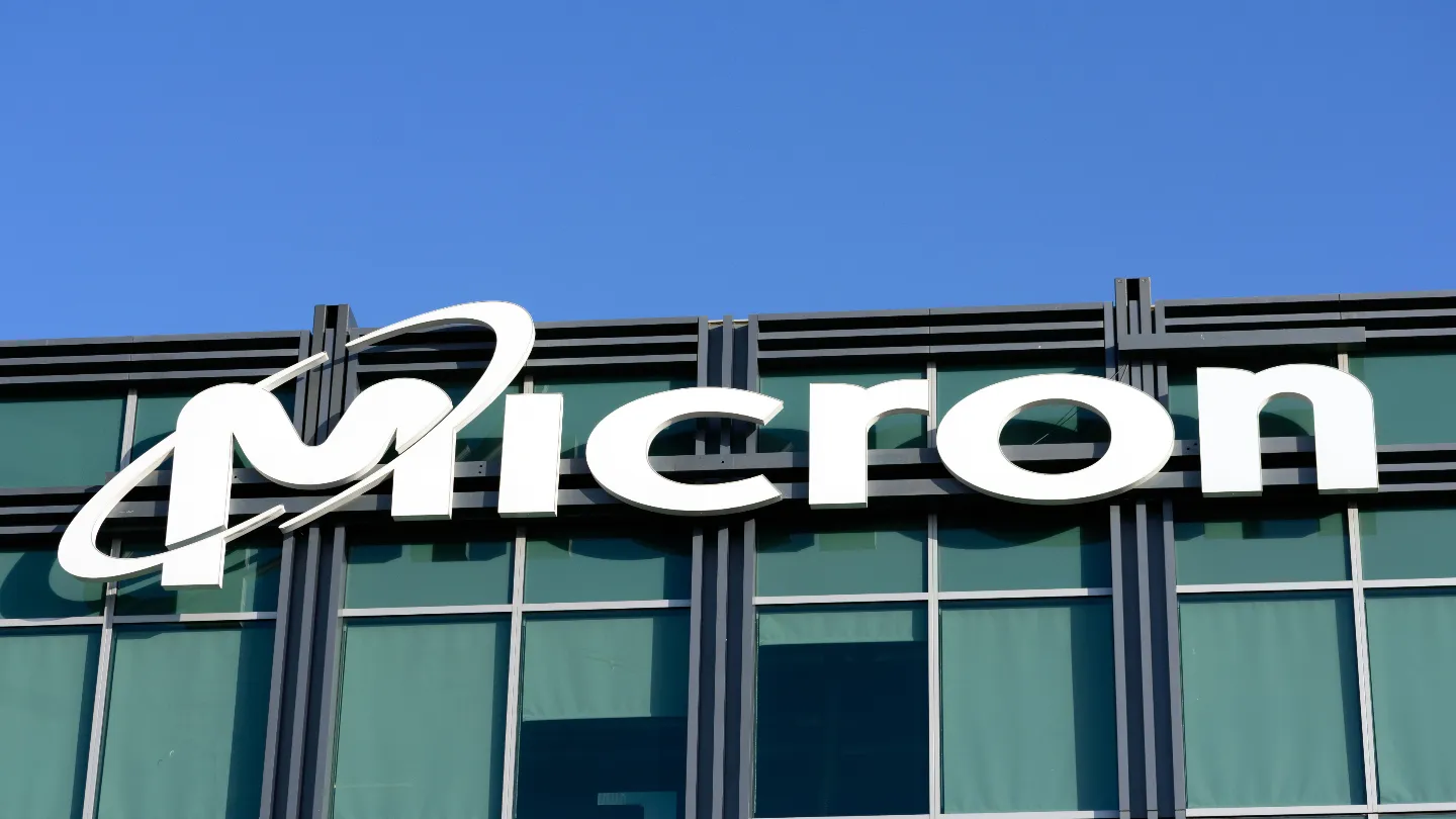 Micron shares plunge amid weak outlook despite solid Q1 FY25 earnings