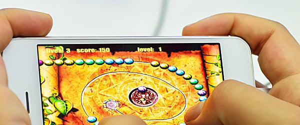 Smartphone gamers pushing mobile gaming revenue to $28.9bn