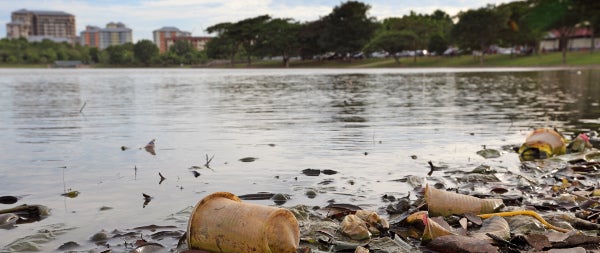 How an Internet of Things sensor monitors water pollution