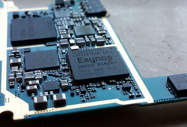 Samsung starts mass production of ‘industry first’ 10nm SoC