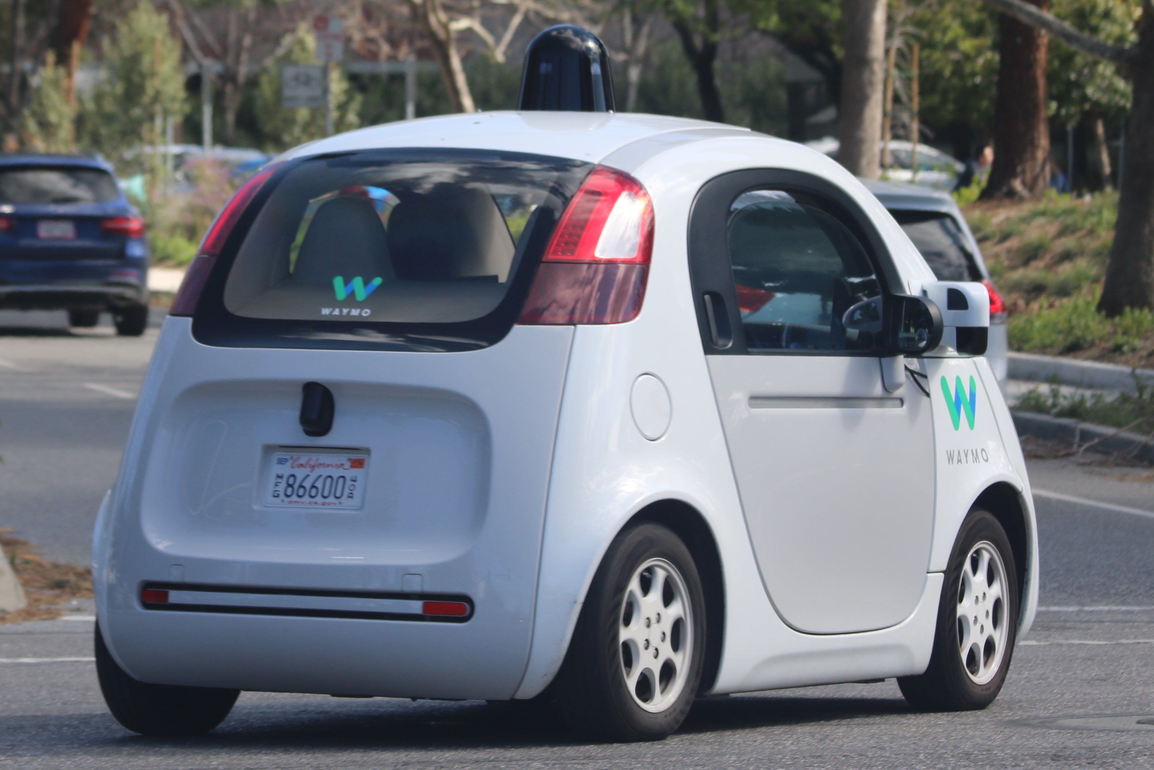 Lyft and Waymo sign deal to accelerate autonomous car testing