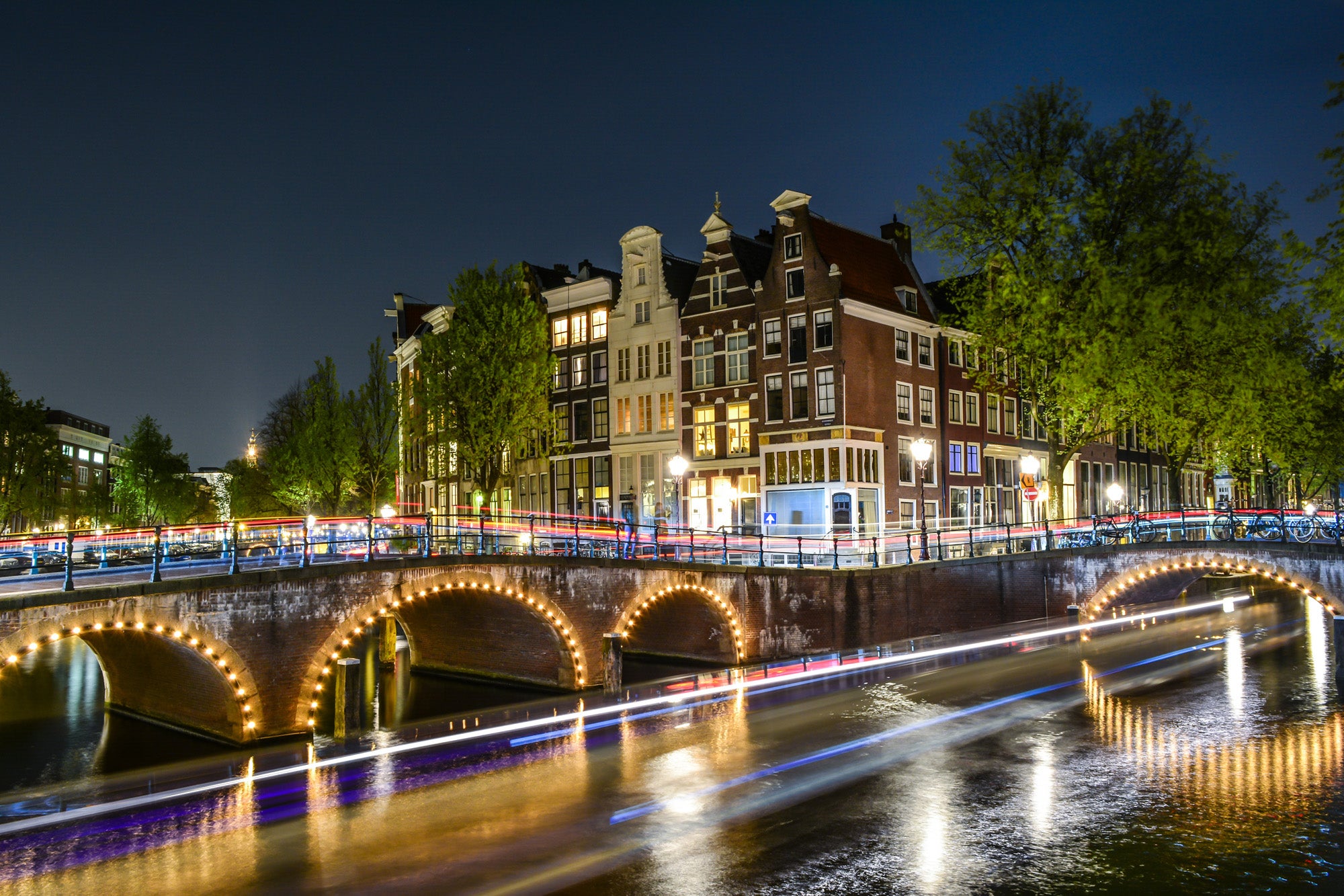 The Future for Amsterdam's Canals May Involve AI-Powered Boat-Bridges