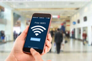 WiFi 7 will allow for faster connections and better network management and traffic shaping (Photo: panuwat phimpha/Shutterstock)