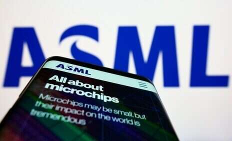 ASML delivers bumper results but new US China sanctions could spell trouble